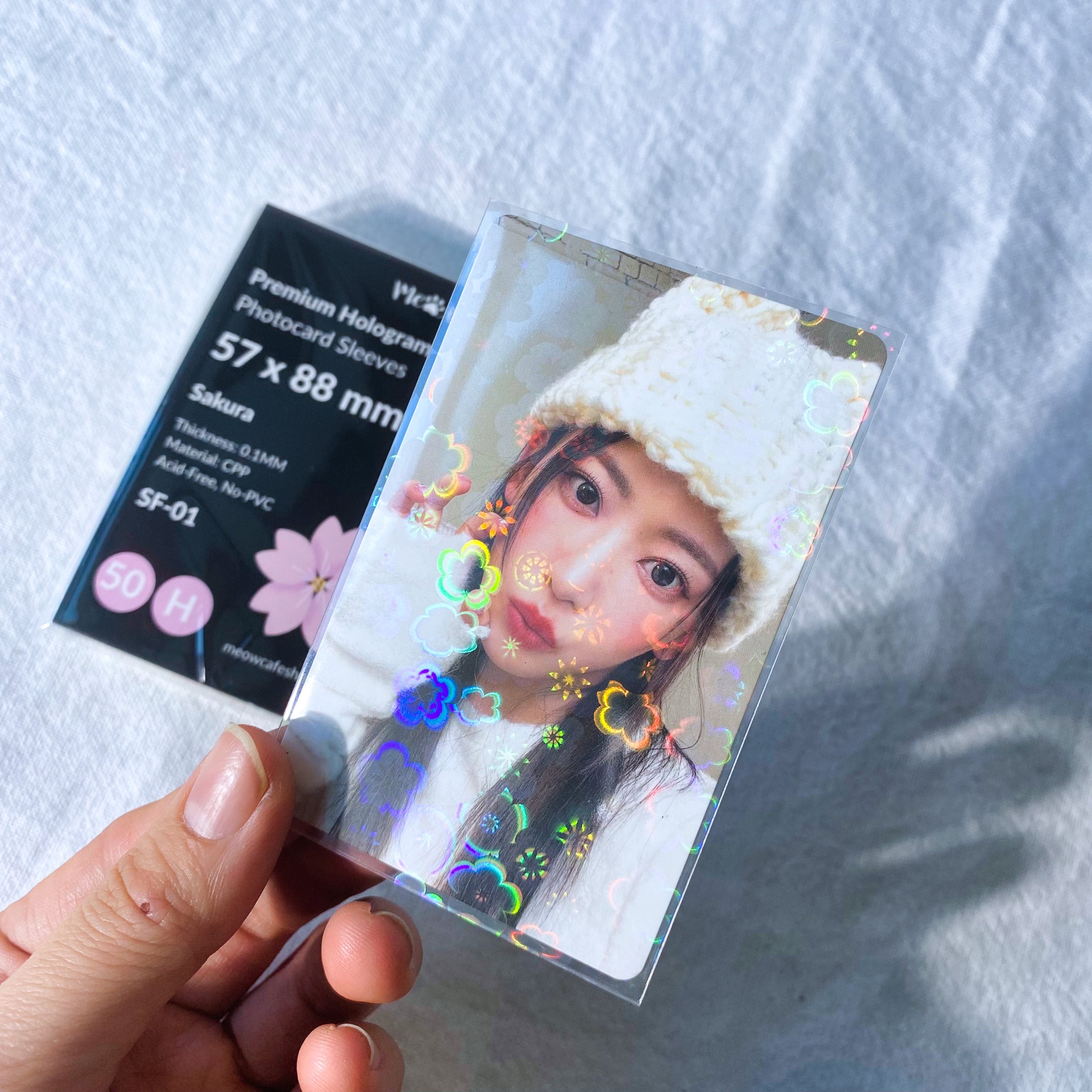 [57x88mm] Meowcafe Premium Holographic CPP Photocard Sleeve - [Hologram Sakura] (SF-01)