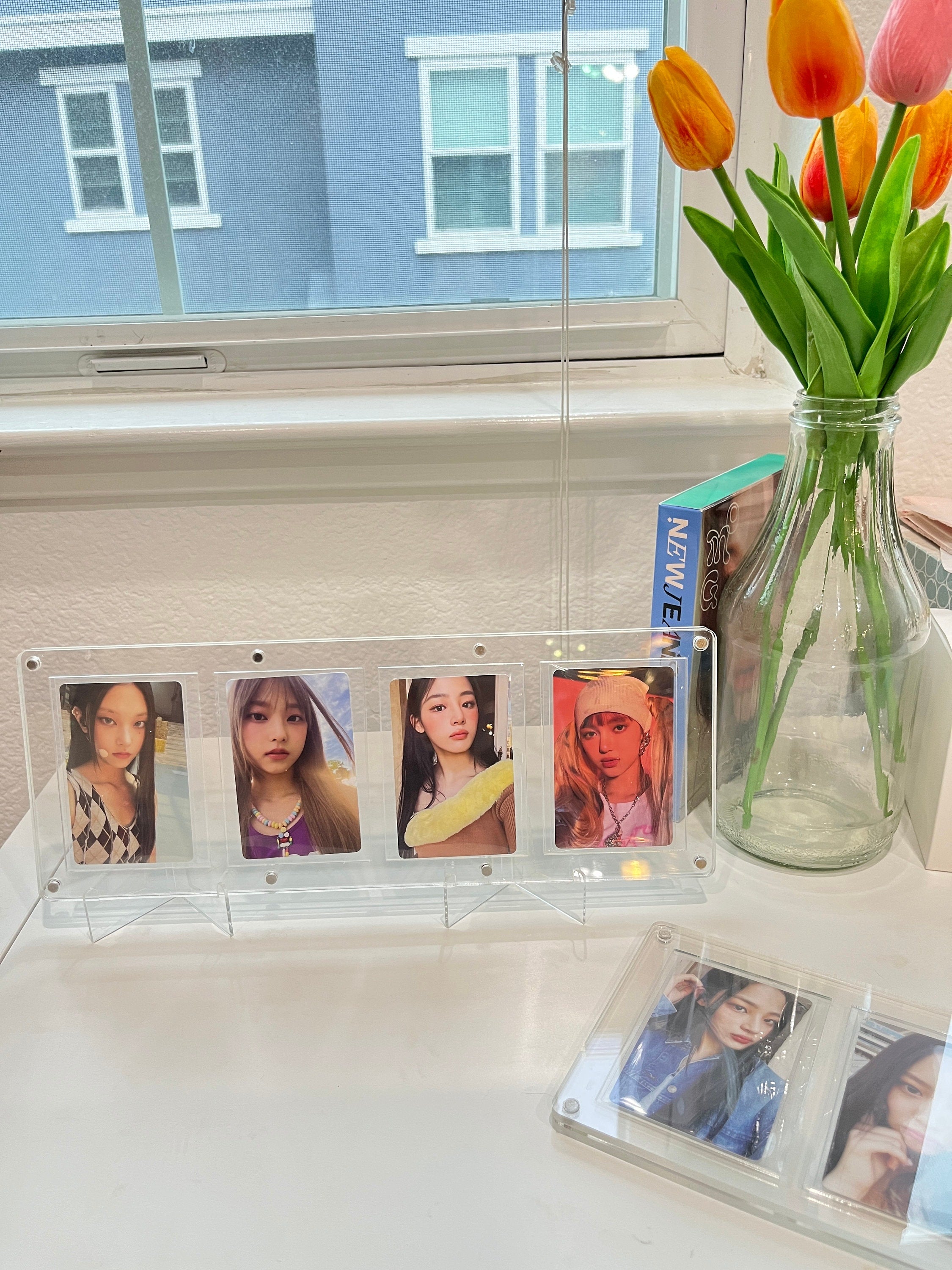 Kpop Acrylic Album CD/Photocard Display Stand, Holds 2 Photocards Display  Frame Clear Shelf Photocard Display Frame Photocard Holder